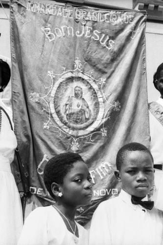 Detalhe do estandarte da Irmandade Brasileira de Nosso Senhor do Bonfim. - 22 de janeiro de 1995 - Porto Novo, Benim