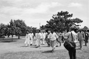 Honoré Feliciano de Souza e sua comitiva. A delegação de Uidá era composta por uma quinzena de pessoas, entre as quais Marcelin de Souza, Noel Feliciano, um representante do ramo Togo e as tassinons. - 5 de outubro de 1995 - Abomé, Benim