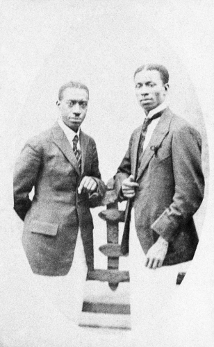Leopoldo e Cesário Medeiros (álbum de família da Sra. Patterson) - s/d