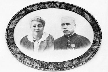 Achille Berraud e Candida  (álbum de família da sra. Francisca Patterson). - s/d